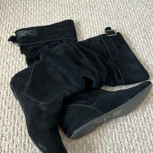 Women’s Suede Flat Boots